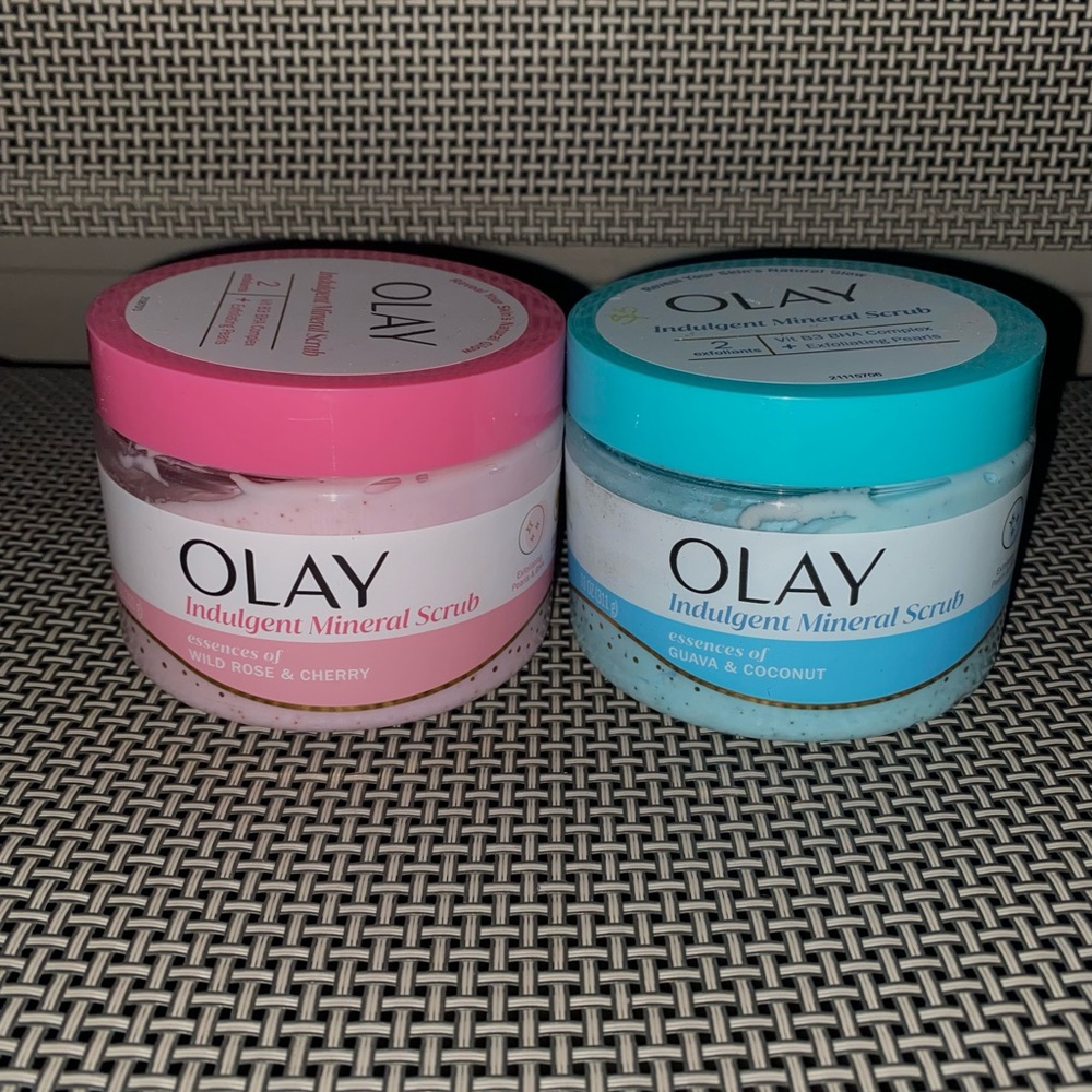 OLAY Indulgent Mineral Scrub Duo -
